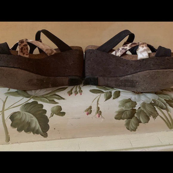 Size 7 Donald Pliner sandals - Picture 4 of 5